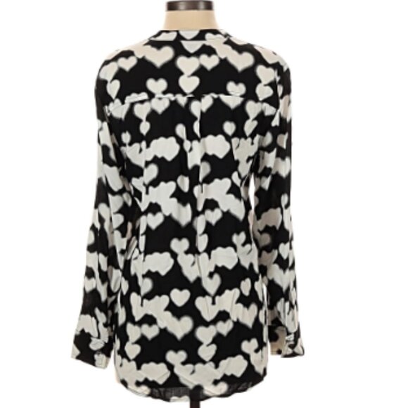 Rock & Republic Size M Long sleeve blouse Black & White Hearts - Picture 2 of 5
